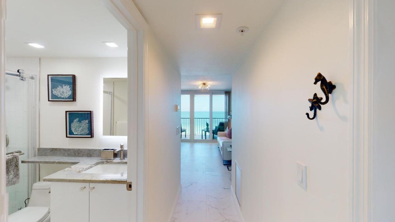 Totally Renovated Beachfront Condo At Apollo! Marco Island Exteriér fotografie