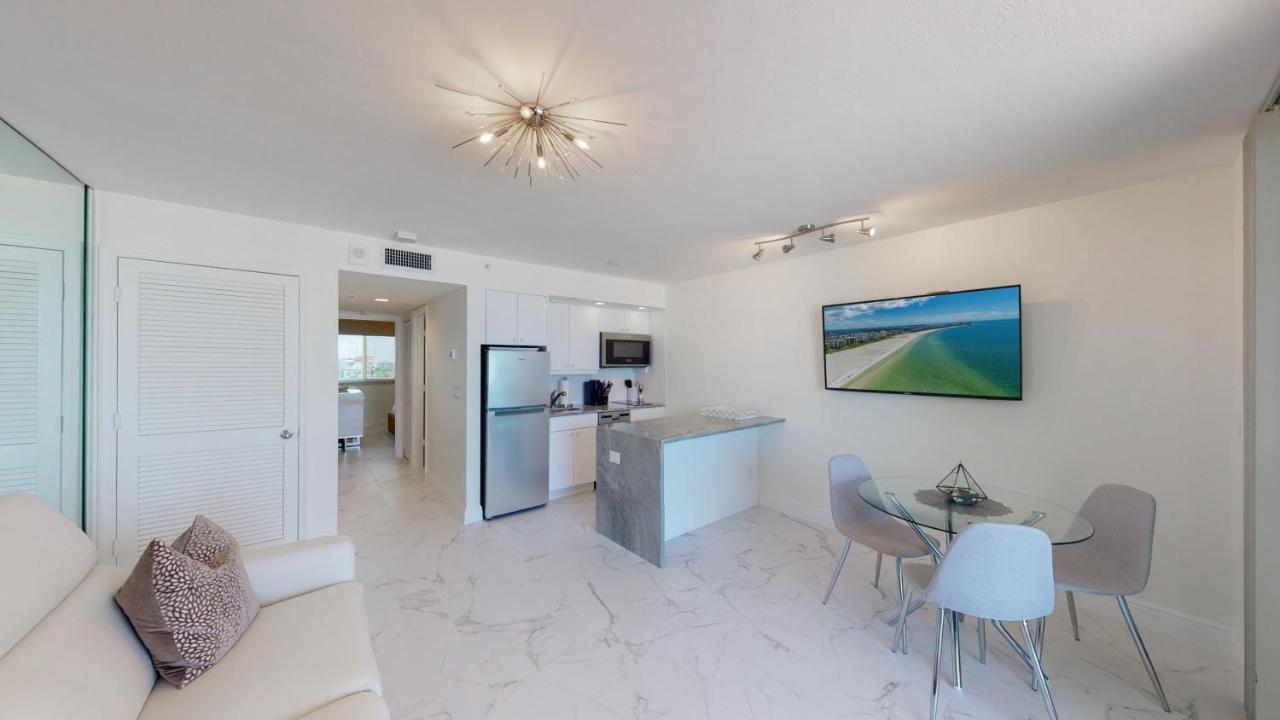 Totally Renovated Beachfront Condo At Apollo! Marco Island Exteriér fotografie