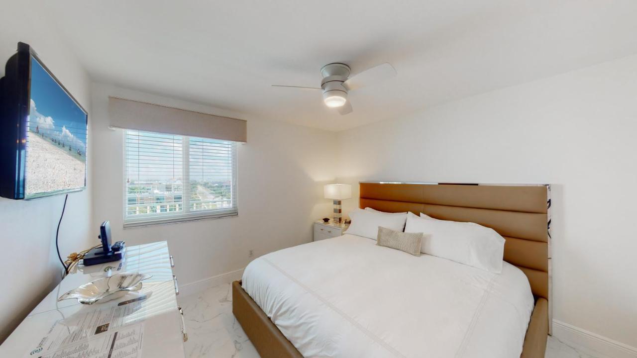 Totally Renovated Beachfront Condo At Apollo! Marco Island Exteriér fotografie