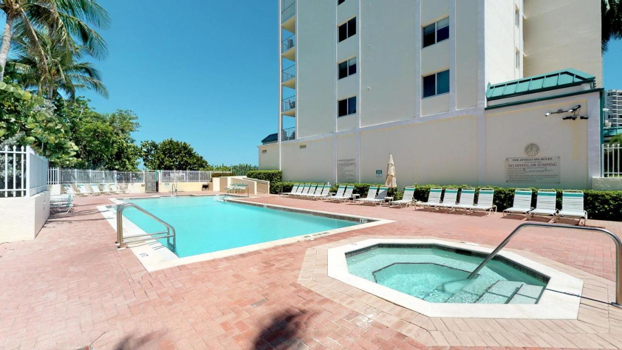 Totally Renovated Beachfront Condo At Apollo! Marco Island Exteriér fotografie