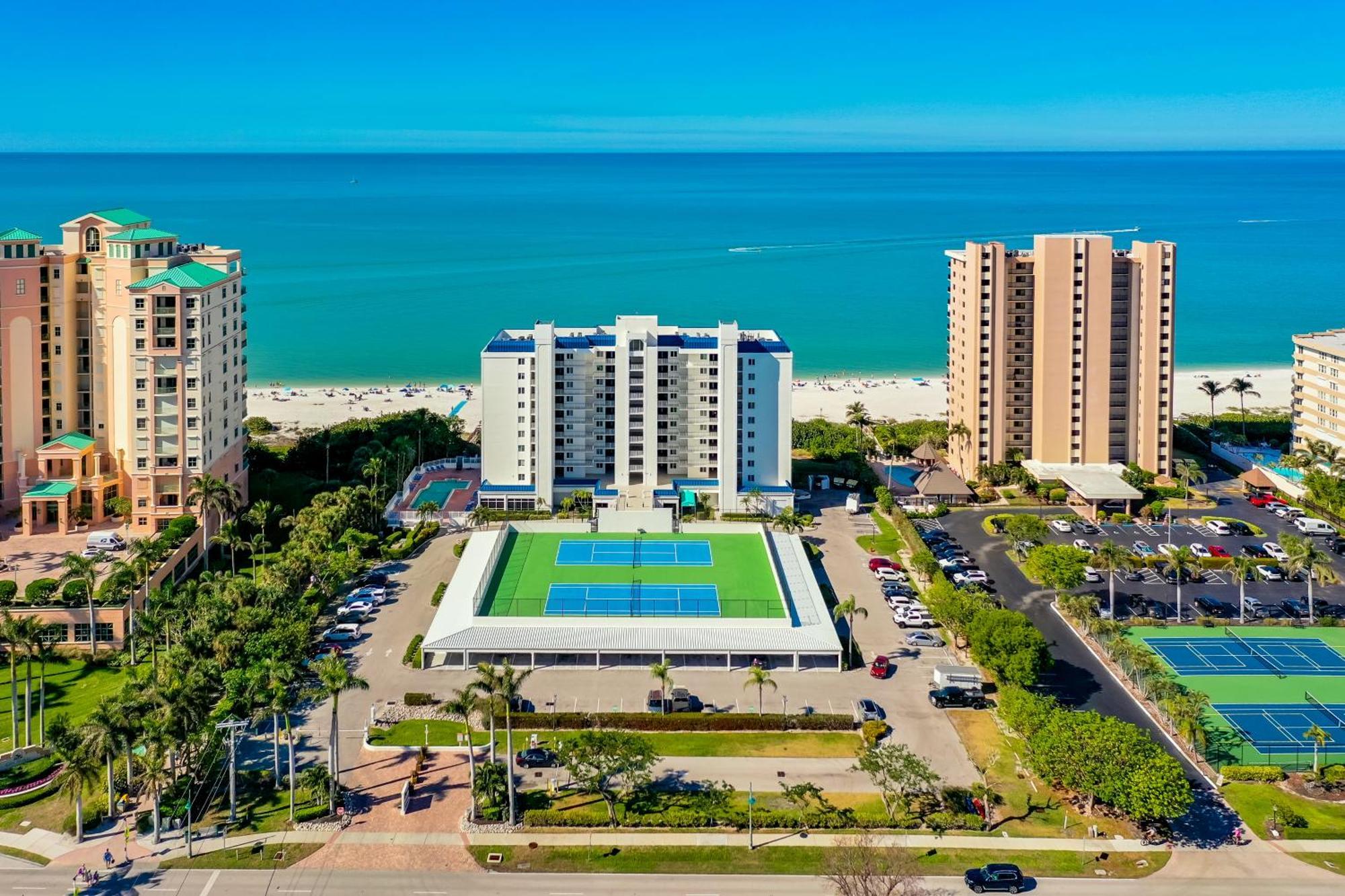 Totally Renovated Beachfront Condo At Apollo! Marco Island Exteriér fotografie